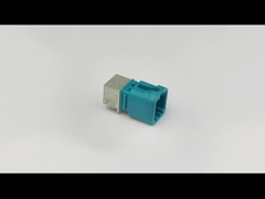 Μίνι FAKRA σωστής γωνίας μπλε τέσσερις λιμένες νερού κώδικα συνδετήρων Ζ τετραγώνων